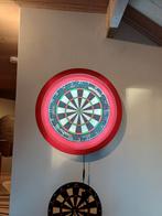 Darts verlichting en pijlen, Sport en Fitness, Darts, Ophalen, Zo goed als nieuw