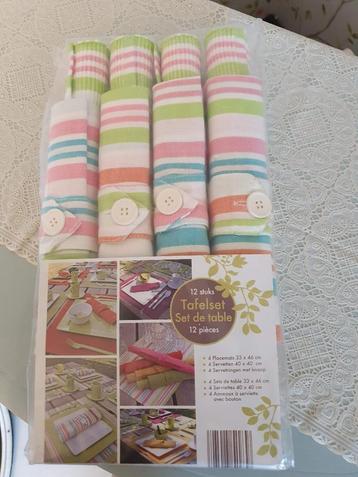 Leuke tafelset Placemats servetten servetringen met knoop beschikbaar voor biedingen