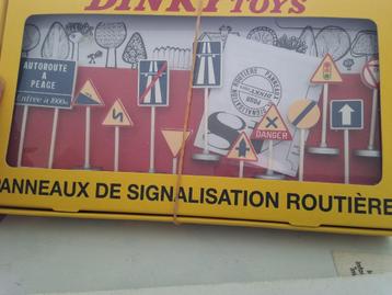 dinky-toys atlas 593 verkeerds borden beschikbaar voor biedingen