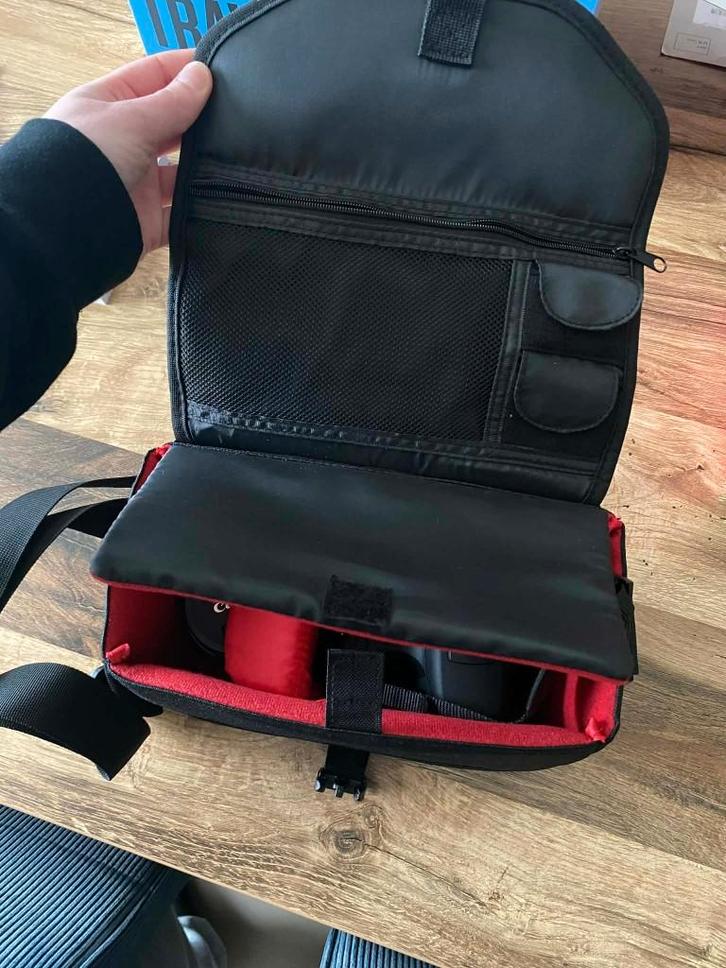 Canon EOS 2000D + toebehoren, Audio, Tv en Foto, Fotocamera's Digitaal, Zo goed als nieuw, Spiegelreflex, Canon, Geen optische zoom