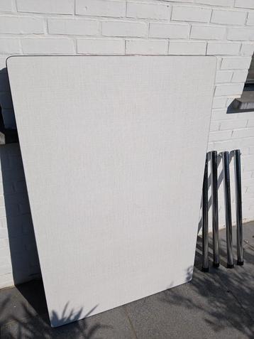 Uitschuifbare keukentafel beschikbaar voor biedingen