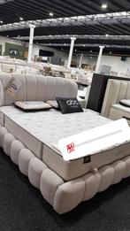 Lit 2 personne avec matelas, Enlèvement, Comme neuf