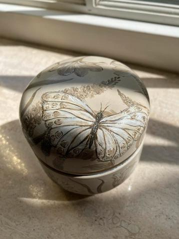 Handbeschilderde Mini Urn Beige Rust ByJ&S Nieuw🤍 beschikbaar voor biedingen