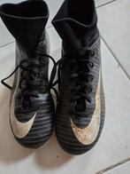 voetbalschoenen NIKE 38.5, Sport en Fitness, Voetbal, Ophalen, Gebruikt, Schoenen