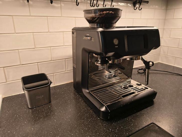 Sage Barista Touch met tal van accessoires, Elektronische apparatuur, Koffiezetapparaten, Gebruikt, Koffiebonen, Koffiemachine