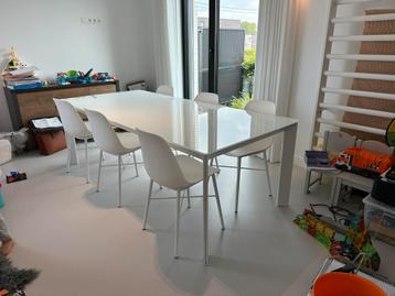 Moderne eettafel met glazen blad + 6 stoelen, Huis en Inrichting, Tafels | Eettafels, Ophalen, Gebruikt, 200 cm of meer, Vijf personen of meer
