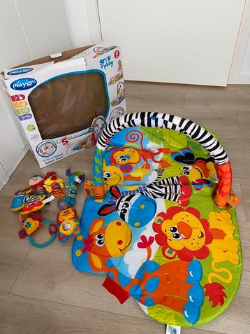 Playgro 5in 1 safari super gym beschikbaar voor biedingen