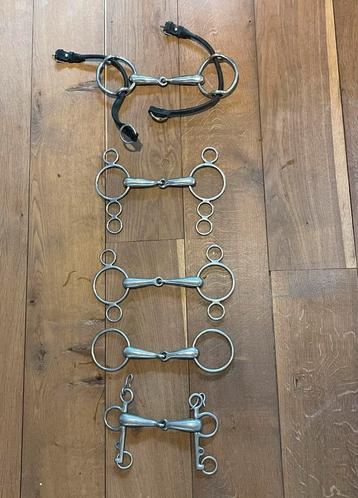 Reeks pony bitten 5 stuks – maat tussen 13,5-14,5 cm beschikbaar voor biedingen