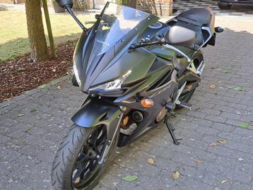 Prachtig toffe mat zwarte Honda Cbr 500 R in goede staat  beschikbaar voor biedingen