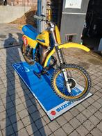 Suzuki rm 400, Motoren