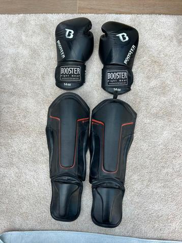 Booster 14oz bokshandschoenen + scheenbeschermers beschikbaar voor biedingen