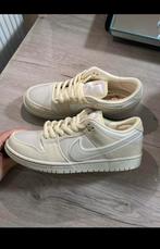 Nike SB Dunk Low ‘Coconut Milk’ - City of Love Pack, Kleding | Dames, Schoenen, Beige, Nike, Nieuw, Ophalen of Verzenden