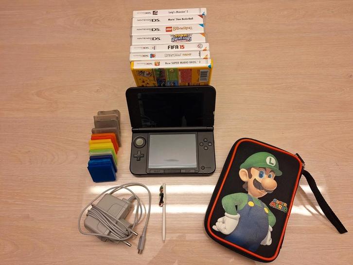 Nintendo 3DS XL met spelletjes en draagtas Super Mario Bros, Games en Spelcomputers, Games | Nintendo 2DS en 3DS, Ophalen