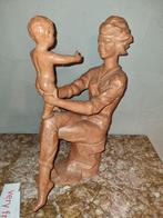 terracotta beeld moeder met kind getekend P Serste, Antiek en Kunst, Ophalen
