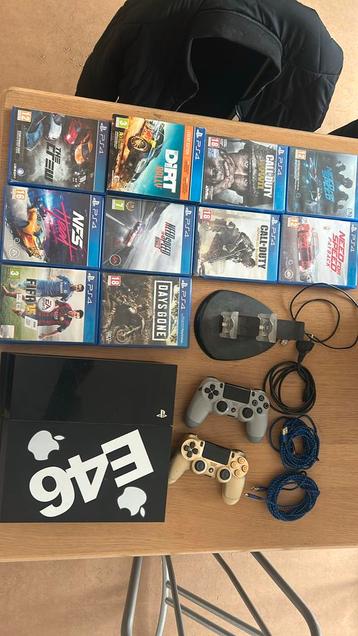 Ps4 met 2 controllers & oplaadstation +10 games, Games en Spelcomputers, Spelcomputers | Sony PlayStation 4, Ophalen, Met 2 controllers