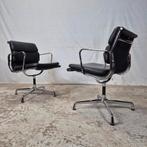 Vitra, Eames EA 208 Softpad draaistoel zwart leer chroom, Huis en Inrichting, Ophalen, Gebruikt, Zwart, Bureaustoel