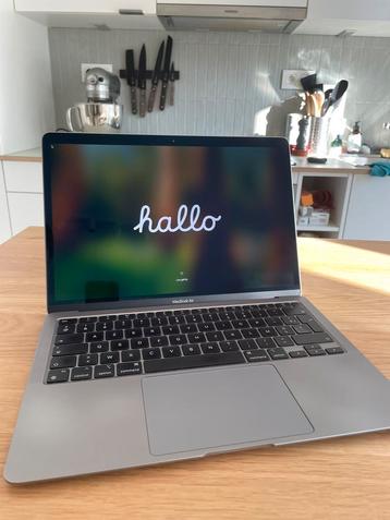 MacBook Air M1 16 GB - 256 GB (2020) beschikbaar voor biedingen