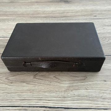 UNIVERSAL GENEVE BOX LEATHER WOOD beschikbaar voor biedingen
