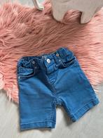Short en jean bleu, Enfants & Bébés, Vêtements de bébé | Taille 80, Comme neuf, Enlèvement ou Envoi