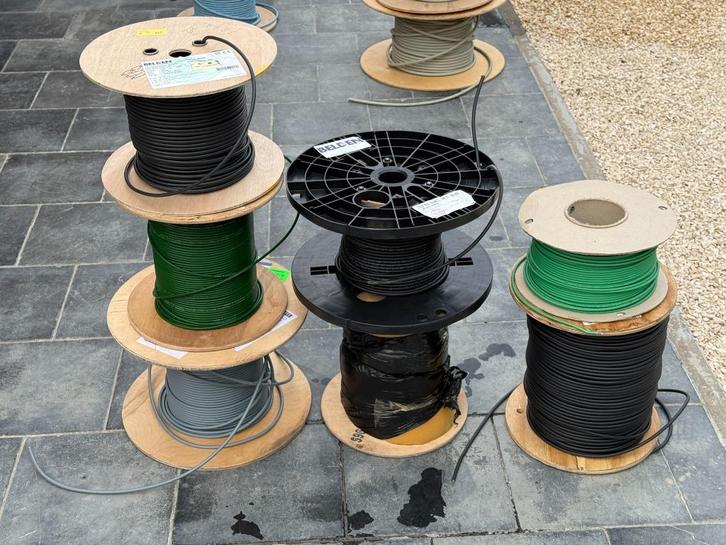 -50% Groot lot kabelspoelen Audio/ Video/ UTP, Doe-het-zelf en Bouw, Elektriciteit en Kabels, Nieuw, Kabel of Snoer, Ophalen of Verzenden