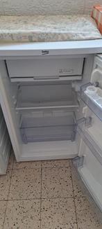 Tafelmodel met vriesvak beko, Elektronische apparatuur, Vriezers en Diepvrieskisten, Ophalen, Gebruikt