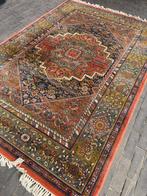 Oosters tapijt van 160 x 220 cm, 150 tot 200 cm, 200 cm of meer, Zo goed als nieuw, Rechthoekig