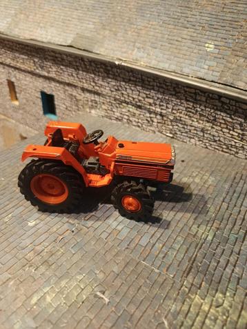 Kubota 4WD Yonesawa-tractor beschikbaar voor biedingen