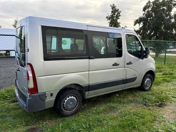 Rolstoelauto Opel Movano met rolstoellift