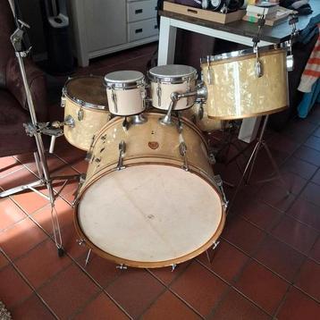 Vintage sonorus drumstel jaren 50 + bijhorende Bongo's zgst  beschikbaar voor biedingen