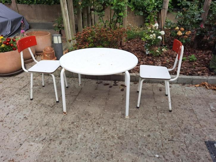 Kindertafeltje met 2 stoeltjes, Kinderen en Baby's, Kinderkamer | Tafels en Stoelen, Gebruikt, Ophalen