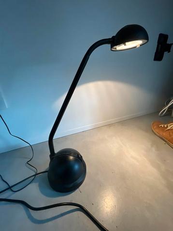Bureaulamp beschikbaar voor biedingen