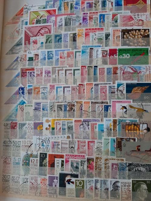 Wereld: 100-den gestempelde zegels grootformaat in album, Postzegels en Munten, Postzegels | Volle albums en Verzamelingen, Verzenden