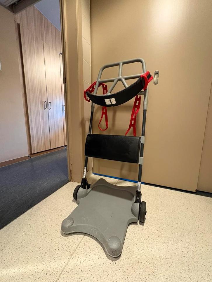 transferwagen raiser + sling Van 2017, Diversen, Rollators, Zo goed als nieuw, Ophalen