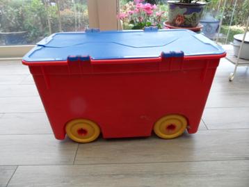 Te koop een speelgoedkist  beschikbaar voor biedingen