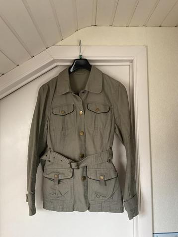 Kaki vest/ als nieuw beschikbaar voor biedingen