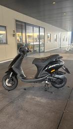 Piaggio zip 50cc 4 takt, Fietsen en Brommers, Scooters | Piaggio, Ophalen of Verzenden, Zo goed als nieuw, Tweetakt, NRG