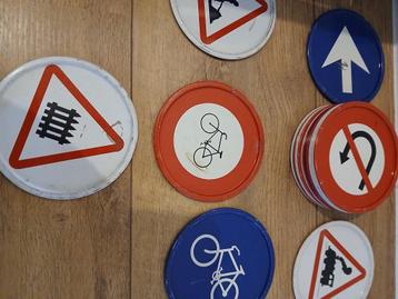 Metalen verkeersbordjes onderleggers / deco beschikbaar voor biedingen
