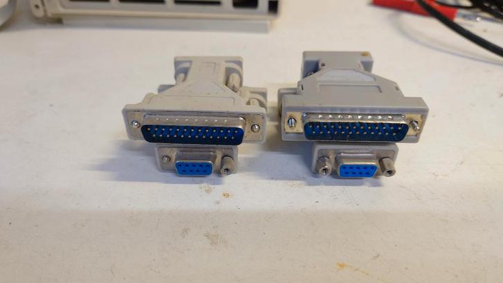 Adaptateur DB25M vers DB9F, Informatique & Logiciels, Pc & Câble réseau, Comme neuf, Envoi