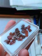 Rhodoliet Garnet uit Zambië, Verzamelen, Mineralen en Fossielen, Ophalen of Verzenden, Mineraal