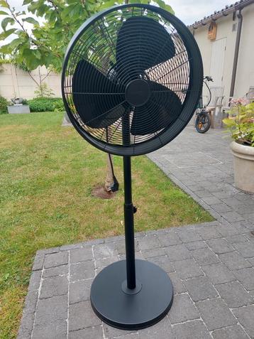 Grote ventilator beschikbaar voor biedingen