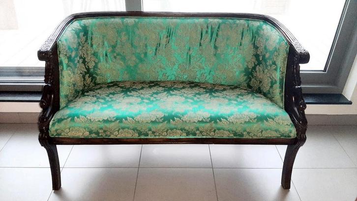 Victoriaans zwanenbankje met zijden stof, Antiek en Kunst, Antiek | Meubels | Stoelen en Sofa's, Ophalen