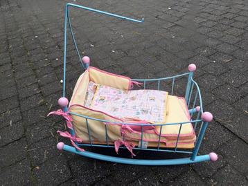 Poppenwiegje  beschikbaar voor biedingen