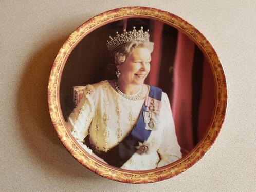 Porselein bord Queen Elizabeth II Gouden Jubileum 1952-2002, Collections, Maisons royales & Noblesse, Comme neuf, Service, Enlèvement ou Envoi