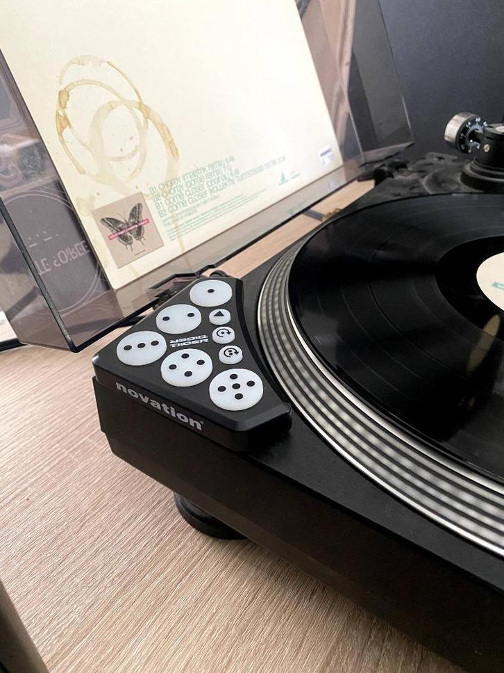 Novation Dicer USB/MIDI DJ-controller set, Muziek en Instrumenten, Dj-sets en Draaitafels, Zo goed als nieuw, Draaitafel, Overige merken