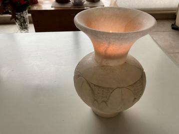 50 jaar oud , marmeren vaas  . beschikbaar voor biedingen