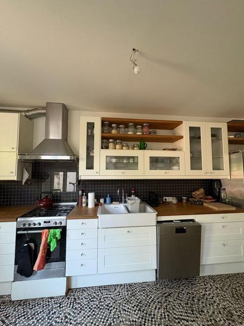 Keuken (zelf uit te breken 5-8/05/25), Huis en Inrichting, Keuken | Complete keukens, Gebruikt, Wit, Hout, Ophalen