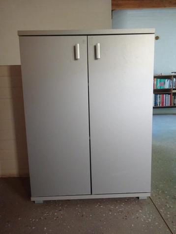 stevige opberg kast grijs B68 x D35 x H94, ook als set van 2 beschikbaar voor biedingen
