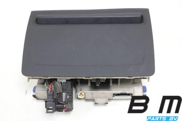 MMi Beeldscherm Audi A3 8V0857273H, Auto diversen, Autonavigatie, Gebruikt