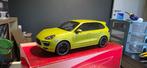 Porsche Cayenne GTS olijf groen 1:18 GT-SPIRIT, Ophalen of Verzenden, Zo goed als nieuw, Auto, Overige merken