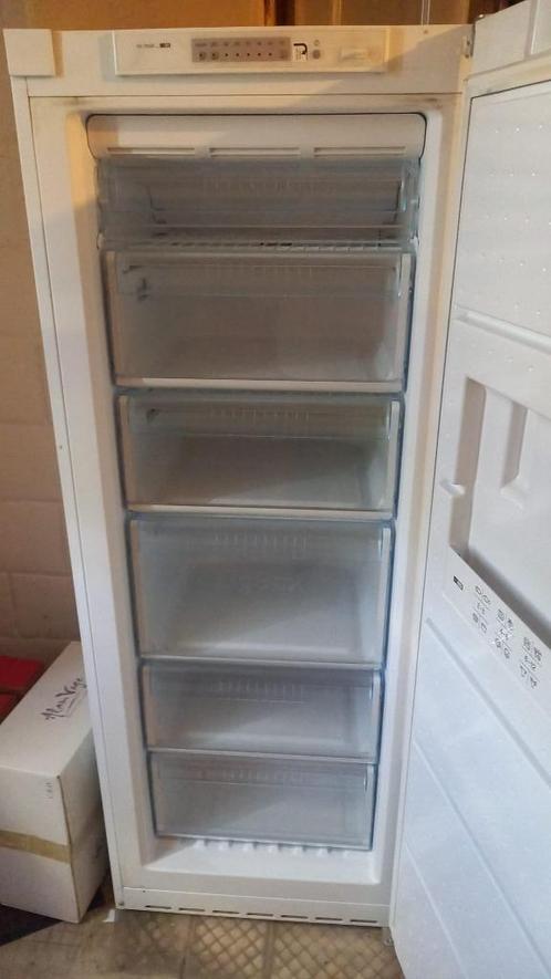 congélateur BOSCH tiroir, Elektronische apparatuur, Vriezers en Diepvrieskisten, Zo goed als nieuw, Tussenbouw, Vrieskast, 140 tot 160 cm